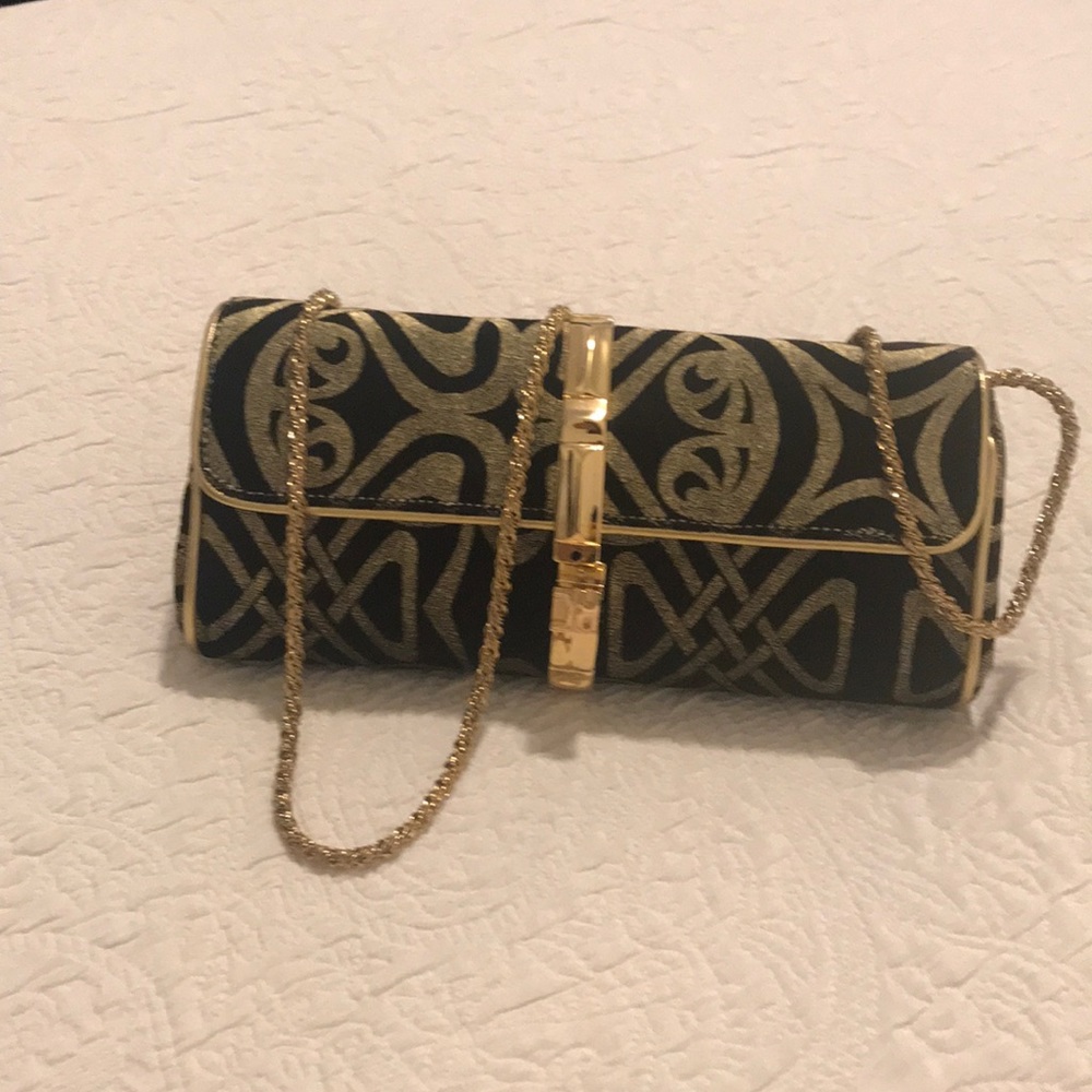 Hand bag.